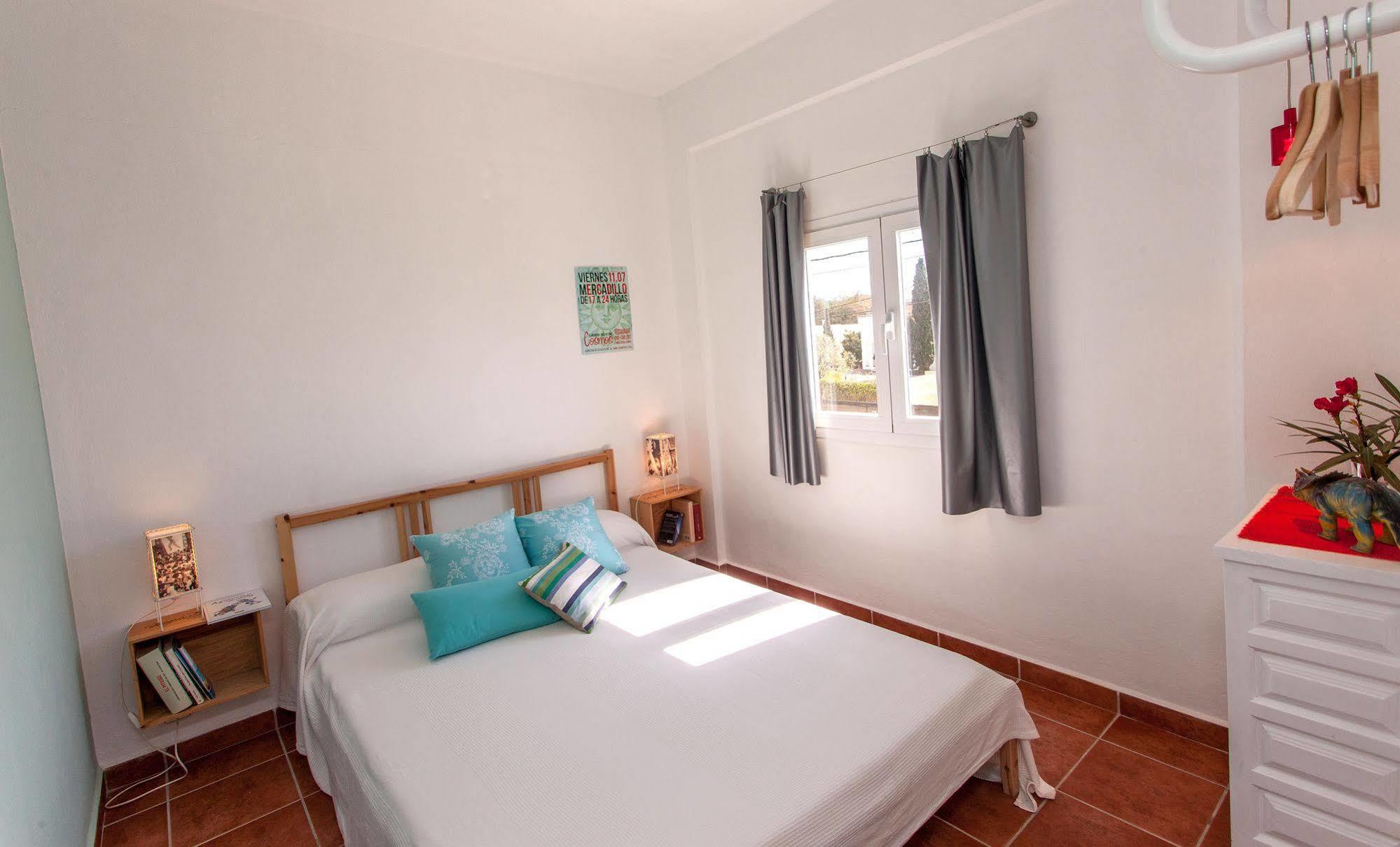 Cosmos Grand Hostal Sant Francesc de s'Estany エクステリア 写真