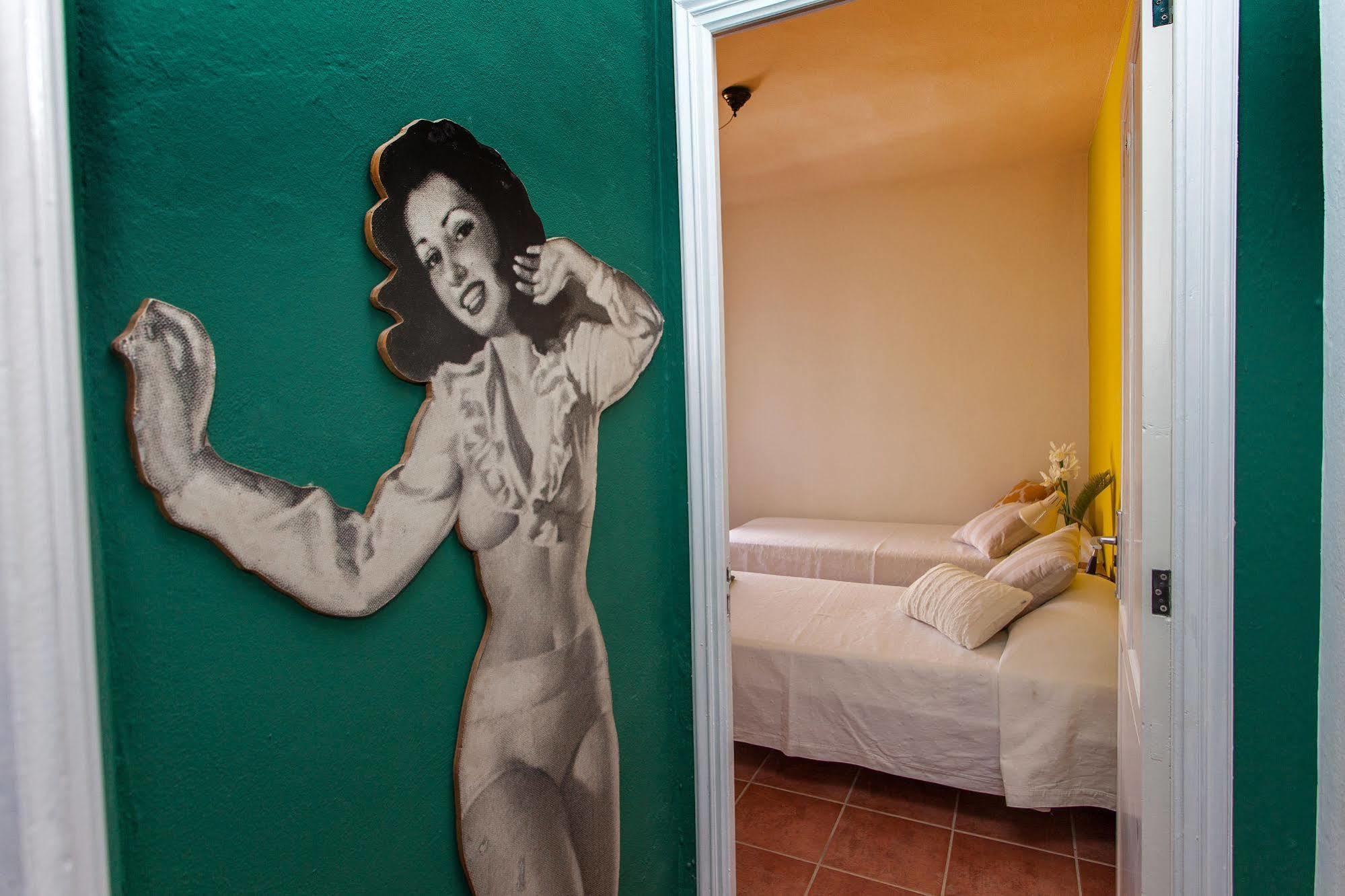 Cosmos Grand Hostal Sant Francesc de s'Estany エクステリア 写真